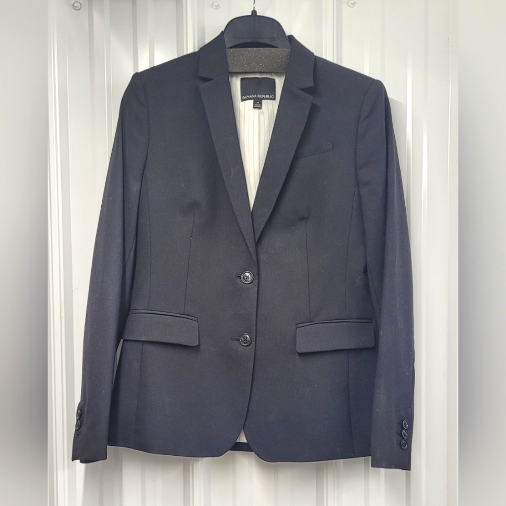Black womens BANNANA REPUBLIC Blazer Size 4